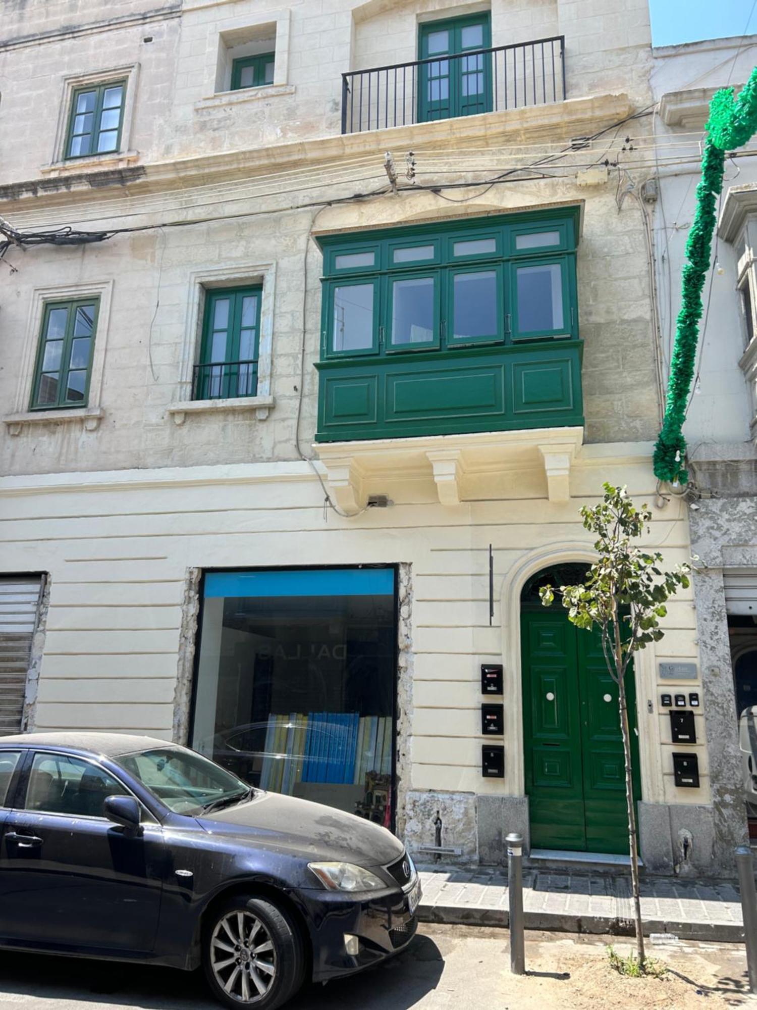 St Gaetans Studio Apartment 6A Hamrun Luaran gambar